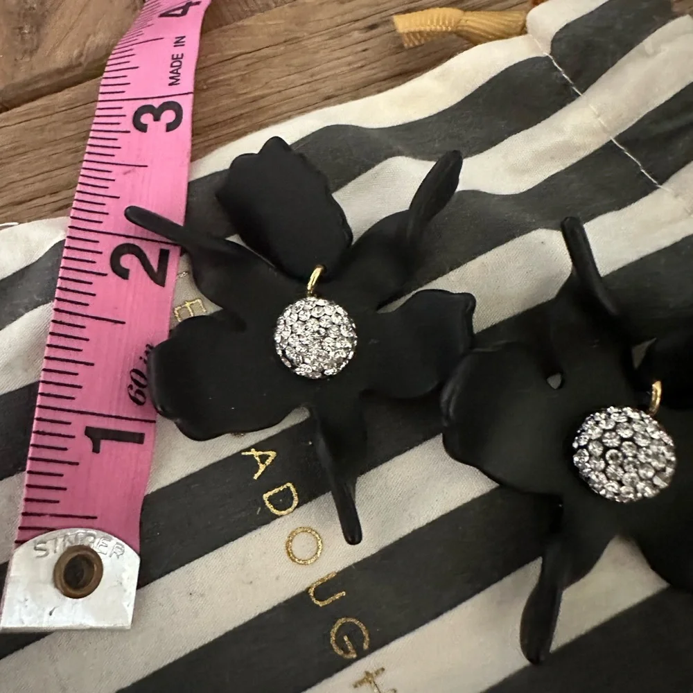 EUC Lily Earrings Black Size Small - Picture 2 of 2